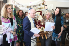 beit-luria-celebrates-its-official-opening-and-the-receiving-of-a-torah-scroll-donation_oct3-2019-02