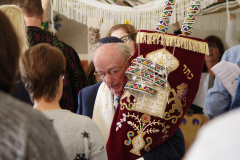 beit-luria-celebrates-its-official-opening-and-the-receiving-of-a-torah-scroll-donation_oct3-2019-03