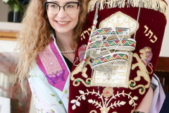 beit-luria-celebrates-its-official-opening-and-the-receiving-of-a-torah-scroll-donation_oct3-2019-04